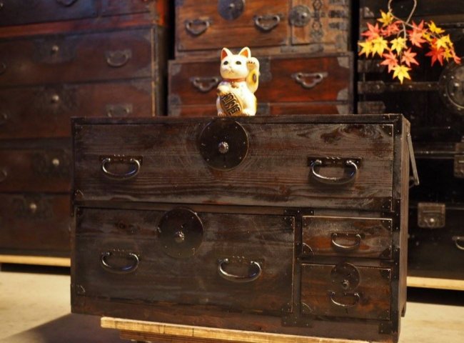 100 years old antique chest of drawers (1860s–1910s)