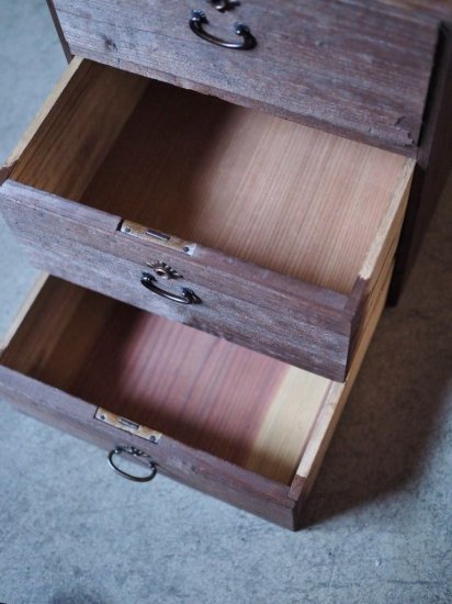 Retro three drawers made of paulownia wood, early Showa period