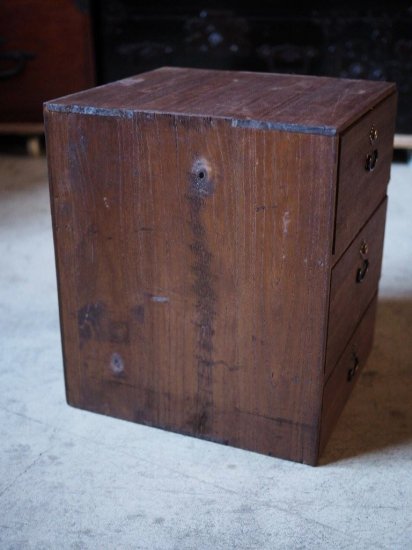 Retro three drawers made of paulownia wood, early Showa period
