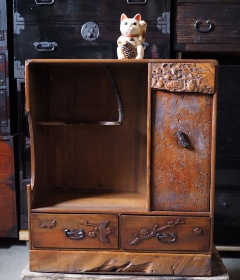 Retro decorative shelf composed of natural wood, early Showa period.