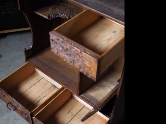 Retro decorative shelf composed of natural wood, early Showa period.