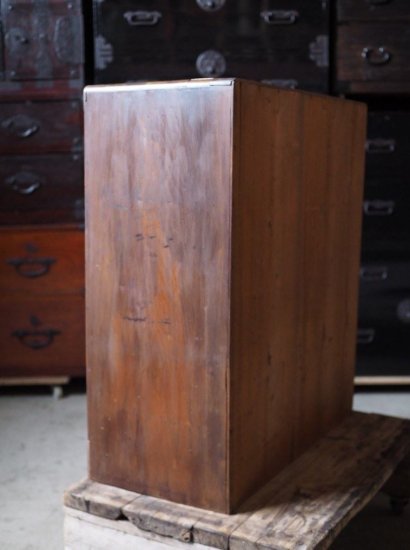 Retro decorative shelf composed of natural wood, early Showa period.