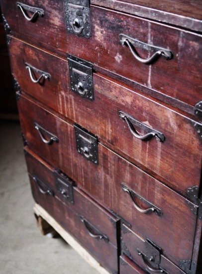 Edo period wardrobe chest with a withered taste, antique chest, Edo period