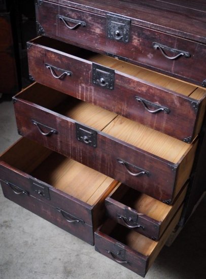 Edo period wardrobe chest with a withered taste, antique chest, Edo period