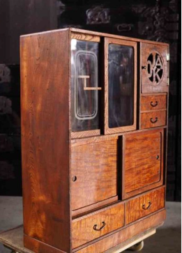 a small tea tansu with an unusual design (1940-50's)