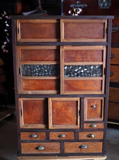 ntique Mizuya chest of drawers made of Japanese zelkova from the Taisho to early Showa period