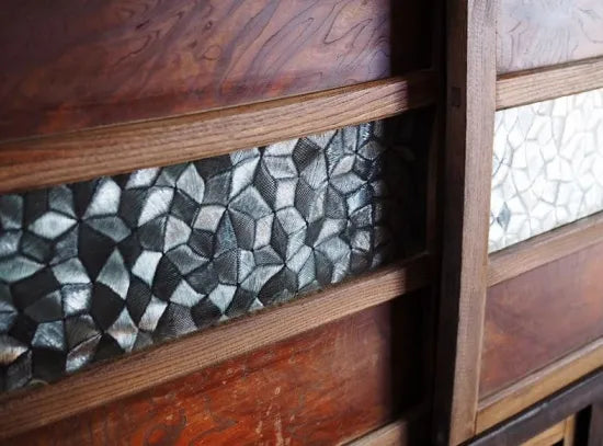 ntique Mizuya chest of drawers made of Japanese zelkova from the Taisho to early Showa period