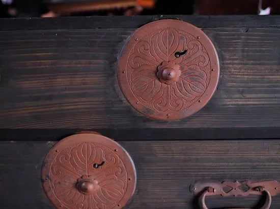 Bengala metal fittings An original antique chest from the Meiji period