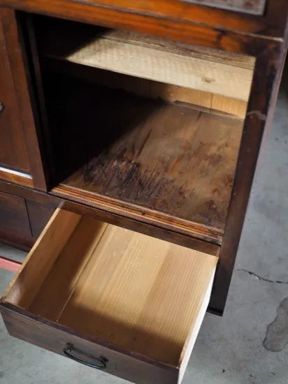 A popular antique two-tiered mizuya chest of drawers from the Taisho to early Showa era.