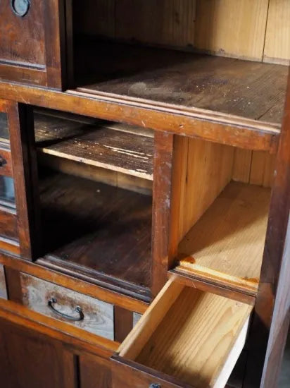 A popular antique two-tiered mizuya chest of drawers from the Taisho to early Showa era.