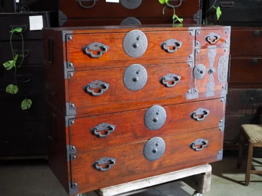 Antique Yonezawa chest of drawers, upper and lower set, from the Meiji to Taisho eras.