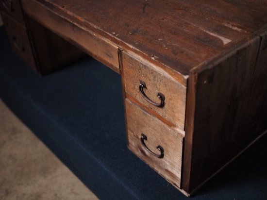 writing desk with ink written design (1903)