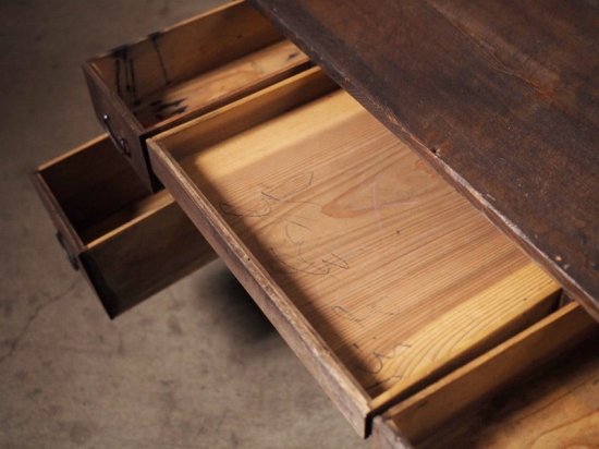 writing desk with ink written design (1903)