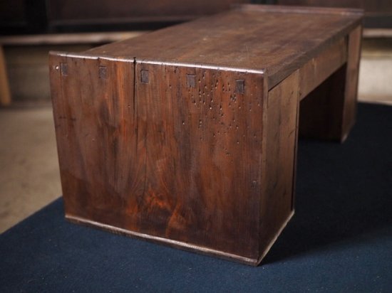 writing desk with ink written design (1903)