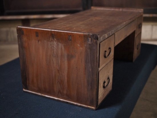 writing desk with ink written design (1903)