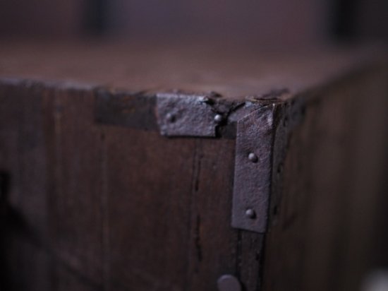 100 years old antique chest (1880s-90s)