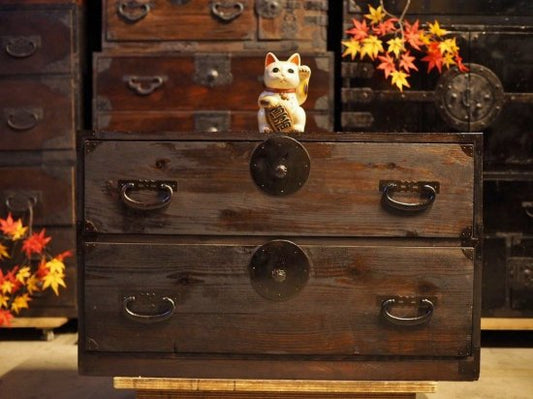 Old 100-year-old antique chest of drawers, low board, chest of drawers, Meiji era