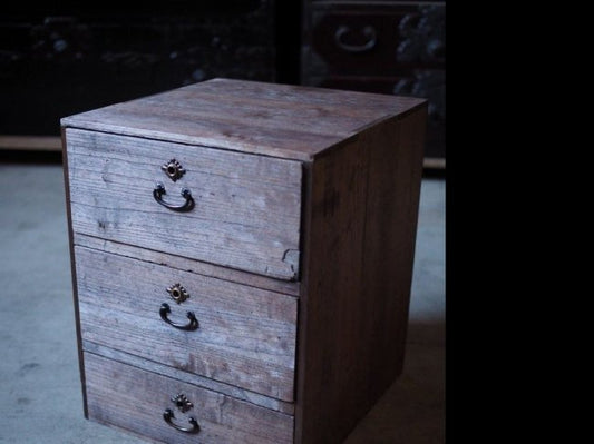 Retro three drawers made of paulownia wood, early Showa period