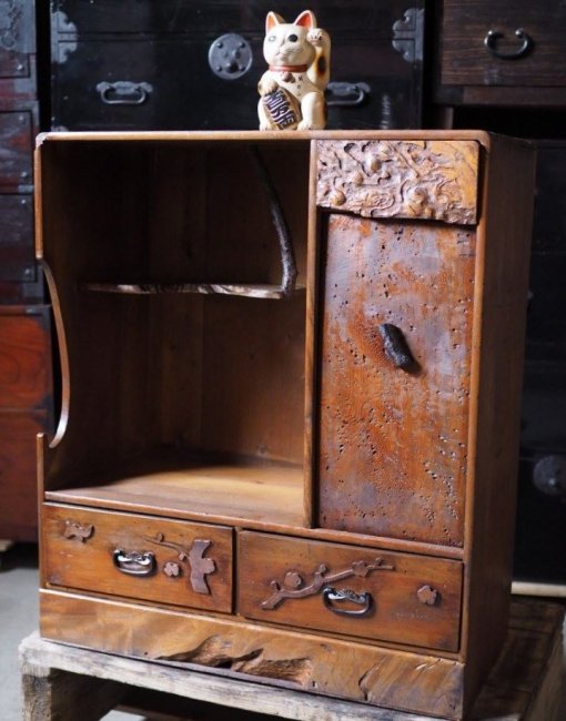 Retro decorative shelf composed of natural wood, early Showa period.