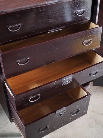 Two-tiered Edo period all-paulownia wood chest antique chest. The dark color, close to the purple color unique to the Edo period, gives it a Japanese antique atmosphere