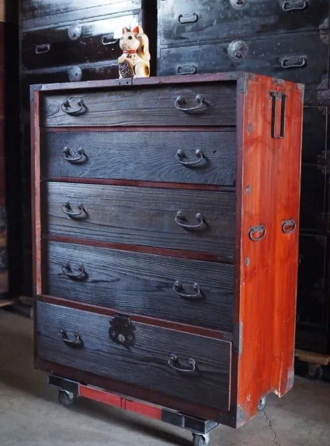 100-year-old Shinshu clothing chest, antique chest from the Meiji period