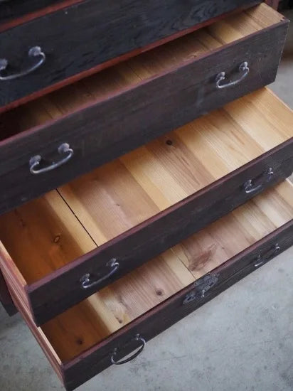 100-year-old Shinshu clothing chest, antique chest from the Meiji period