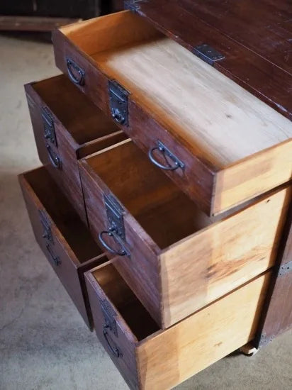 Small chest of drawers made entirely of paulownia wood from the Edo period