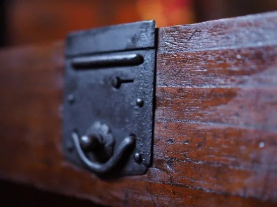 Small chest of drawers made entirely of paulownia wood from the Edo period