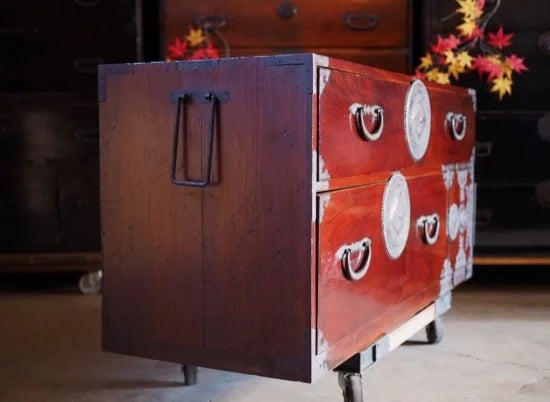 101 year old antique lowboard, front keyaki Soma chest of drawers, Meiji to Taisho era.