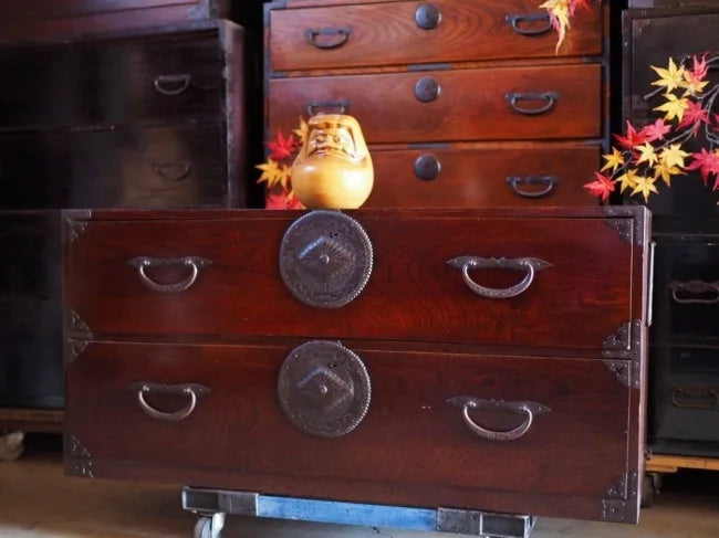 100 year old antique lowboard, front keyaki Soma chest of drawers, Meiji to Taisho era