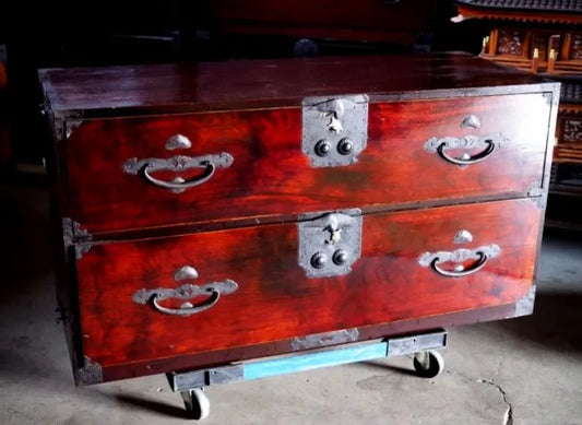 Antique lowboard made of Japanese zelkova wood from the Meiji period