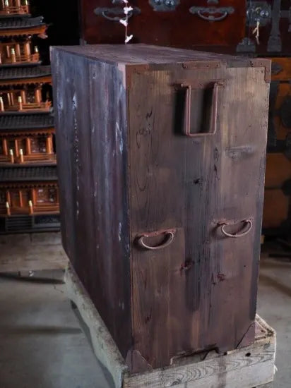 Bengala metal fittings An original antique chest from the Meiji period
